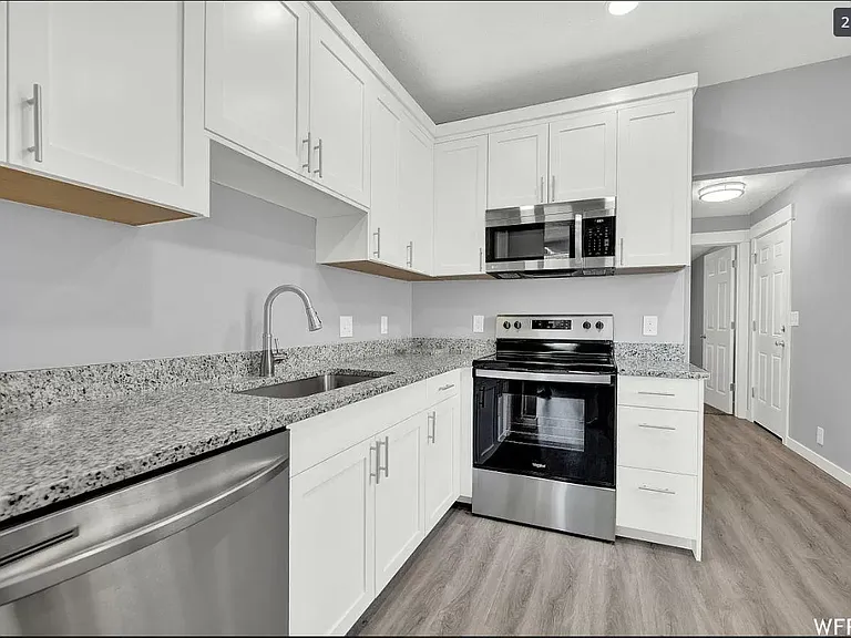 2820 Porter Ave — Photo 8