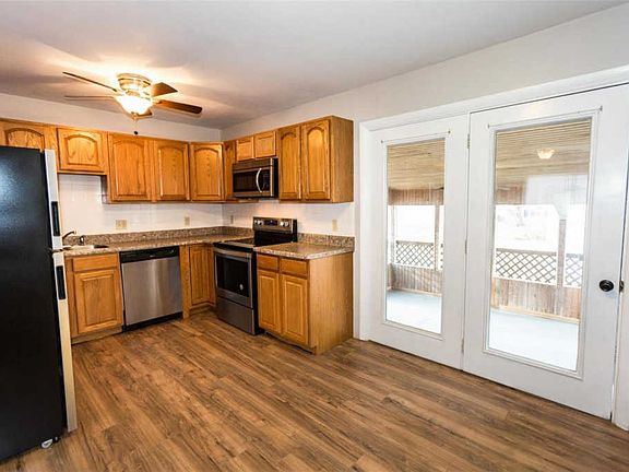 3rd image of 275 Elmdale Dr