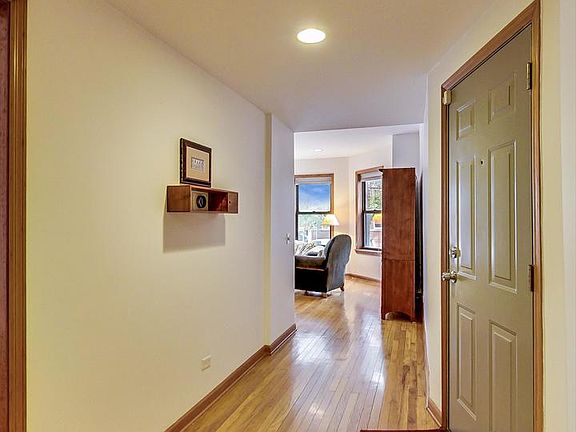 2nd image of 2716 N Sawyer Ave #1B