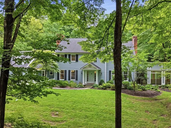 216 S Sugan Rd, New Hope, PA 18938