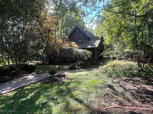 410 Silk Ct, Akron, OH 44319