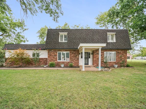 1213 NE 5th St, Pryor, OK 74361