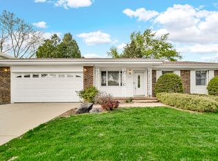 624 Sherwood Ln, Schaumburg, IL 60193