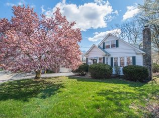 23 Mohawk Ave, Sparta, NJ 07871
