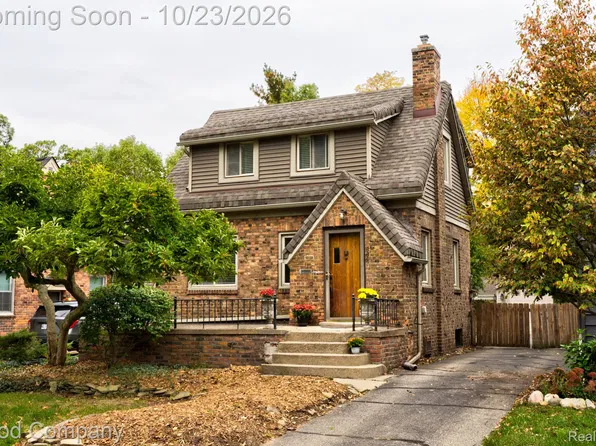886 W Drayton St, Ferndale, MI 48220
