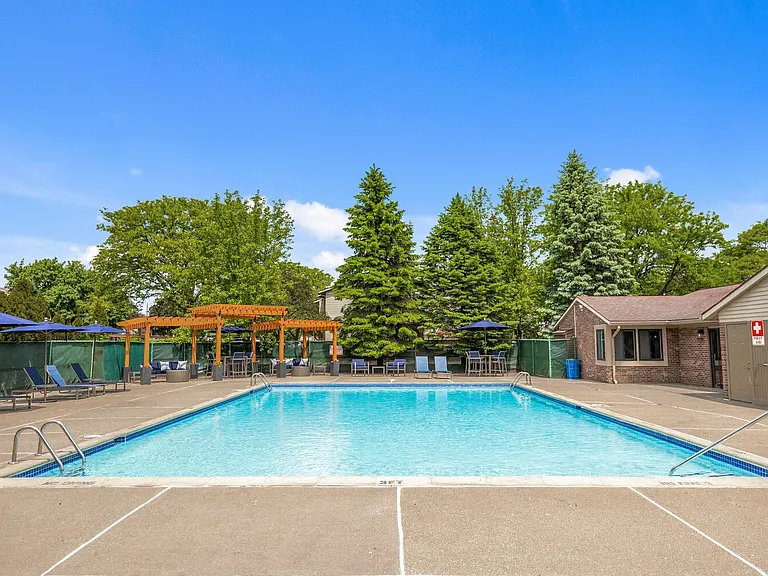 Reserve At Westland - Westland, MI — Photo 21
