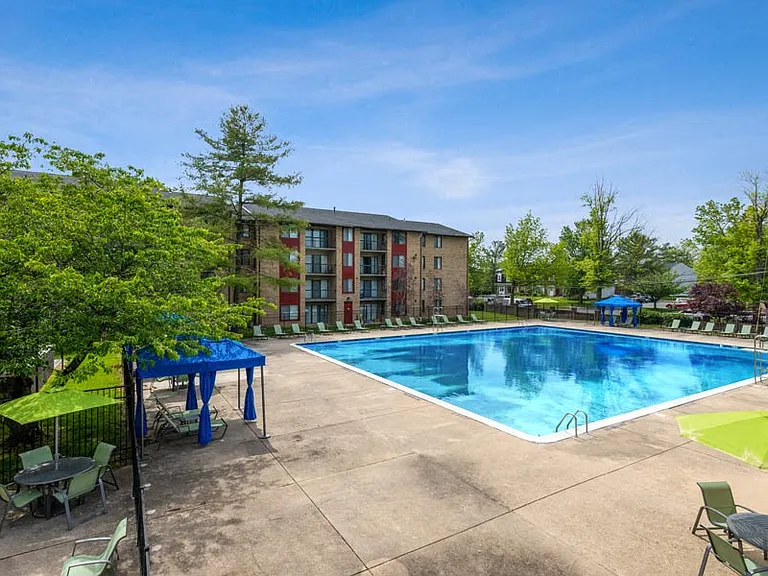 Spring Parc — Photo 18