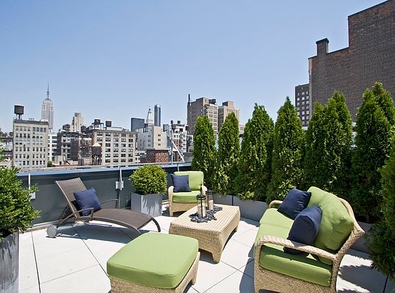 4th image of 50 W 15th St