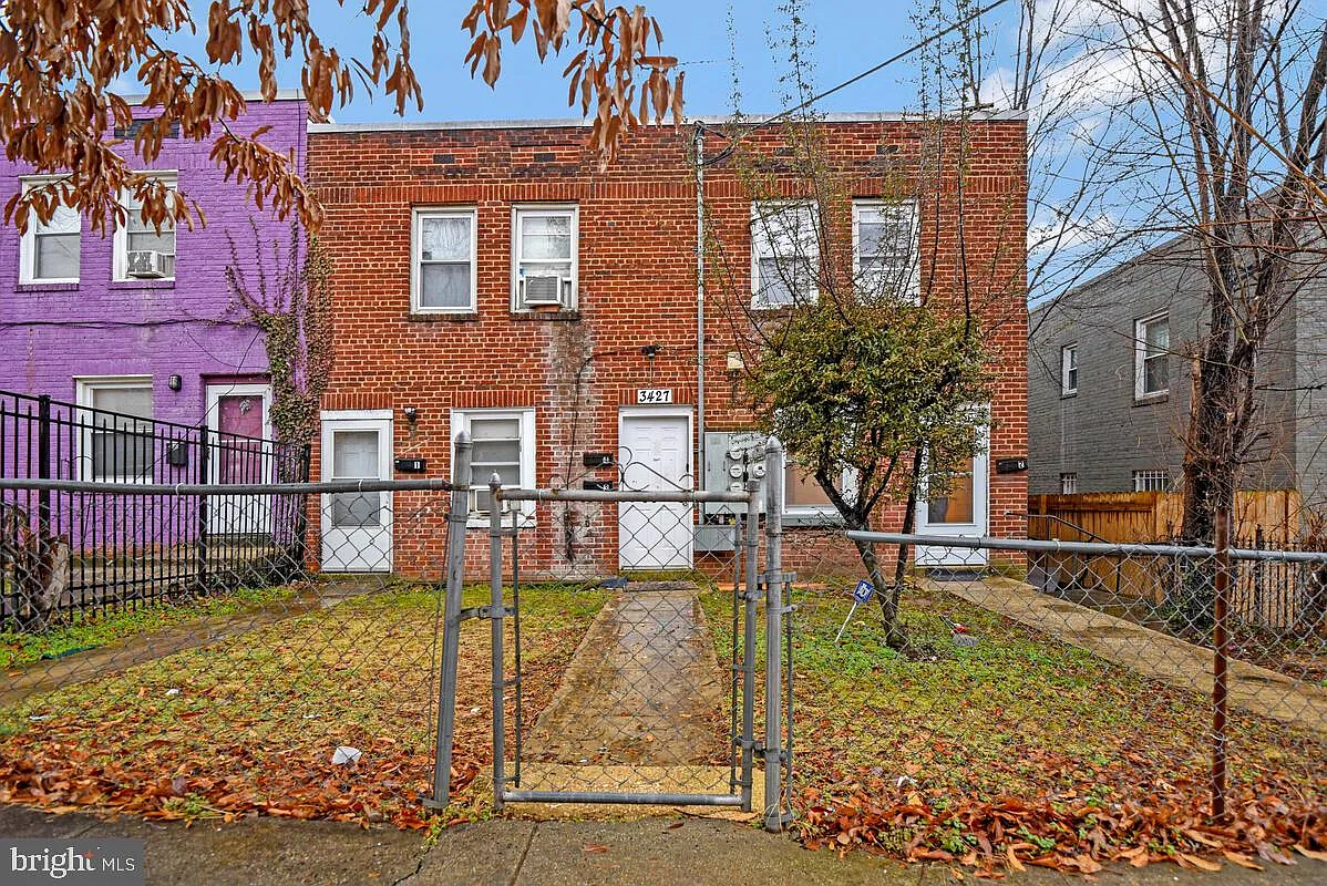 3427 B St SE — Photo 1