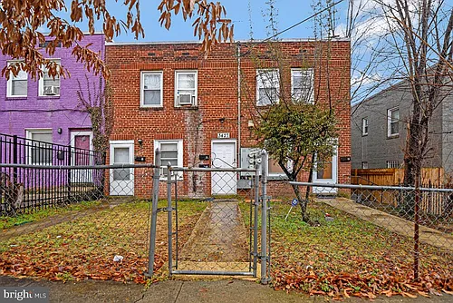 3427 B St SE #1 Photo 1