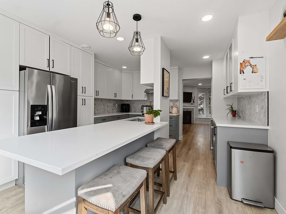1st image of 1195 Falcon Dr #17