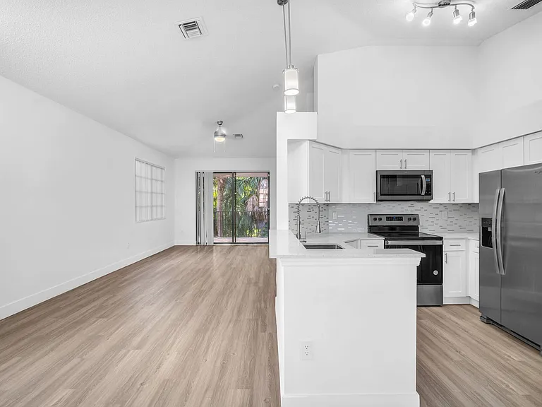 The Enclave At Delray Beach — Photo 21