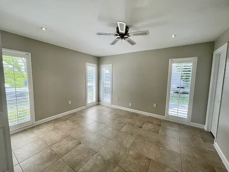 245 Lanchester Ct — Photo 22