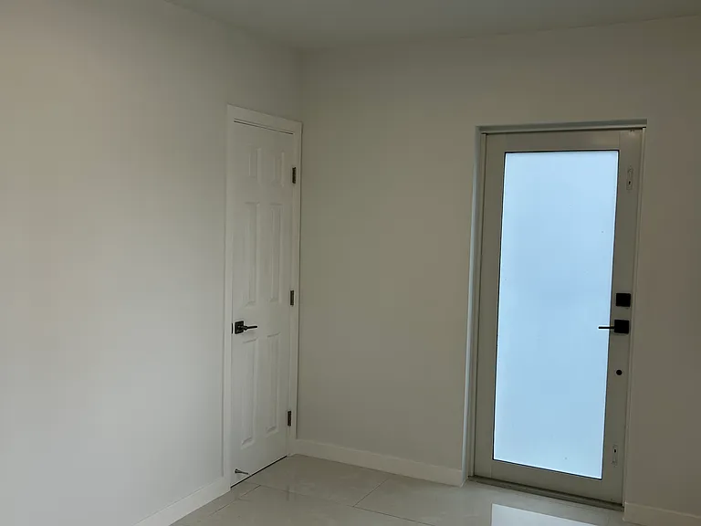 SW 82nd Pl — Photo 9