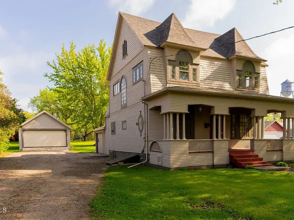 208 1st Ave, Wimbledon, ND 58492