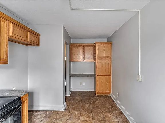 3rd image of 3204 14th St SW