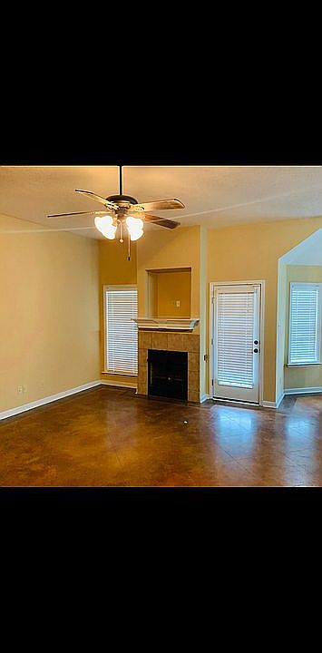 1st image of 805 Vista Cv