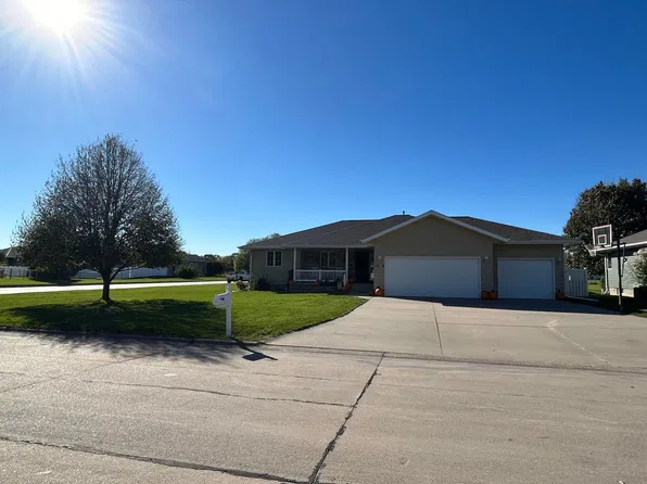 1405 Wallace St, Saint Paul, NE 68873