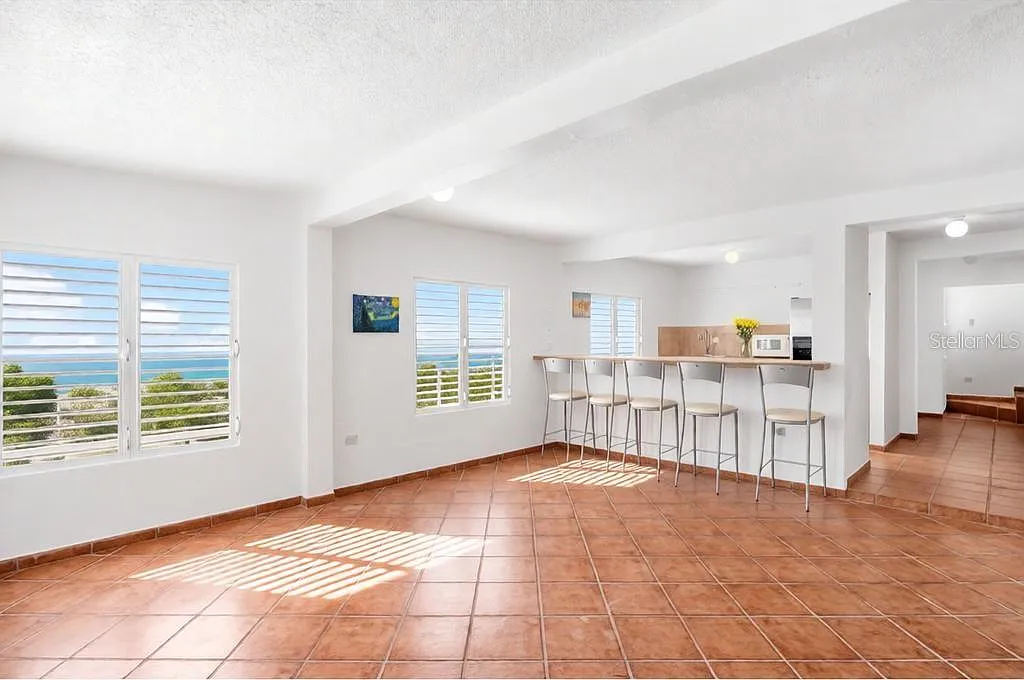 4 bed, 2.0 bath, $1,995 — Photo 3