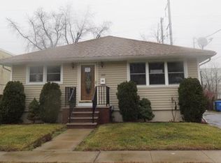 120 S Fulton St, Woodbridge, NJ 07095