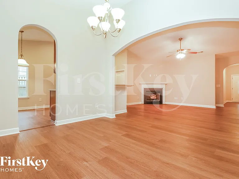 505 Crossland Dr — Photo 5