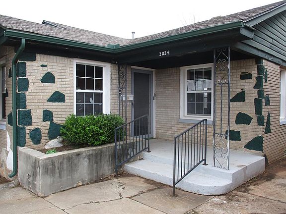 2nd image of 2024 NE 30th St