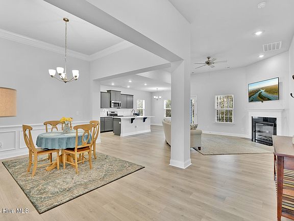 3rd image of 743 Saulston Circle SE