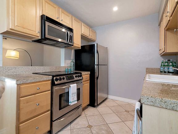 5th image of 1464 Essex St APT 4
