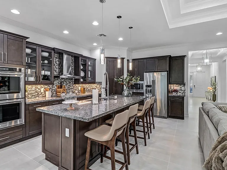 9264 Glenforest Dr — Photo 1