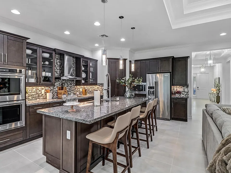 9264 Glenforest Dr