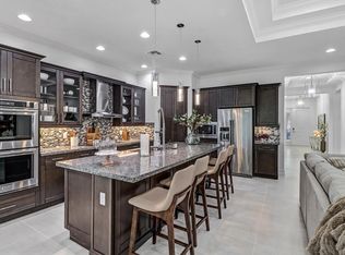 9264 Glenforest Dr, Naples, FL 34120