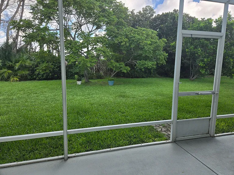 292 Carmel Dr — Photo 28