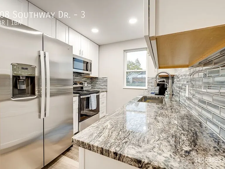 508 Southway Dr #3 — Photo 6