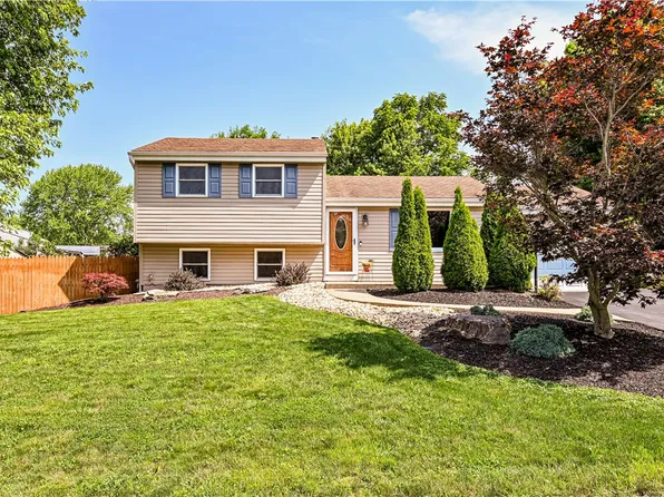221 Wheatfield Dr, Greensburg, PA 15601