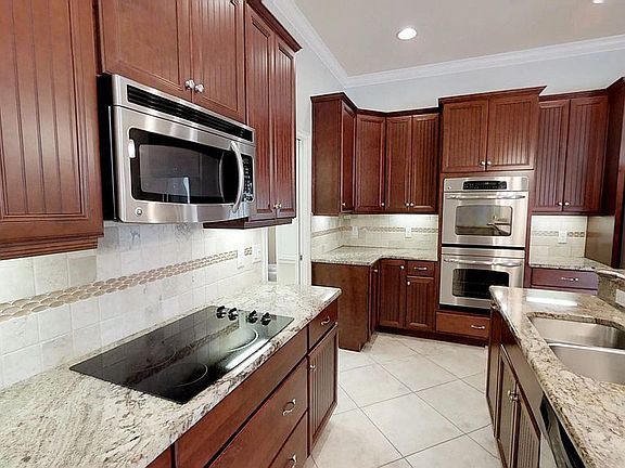 4th image of 1501 Orange St