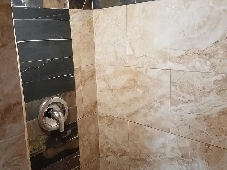 707 W Crestland Dr — Photo 24
