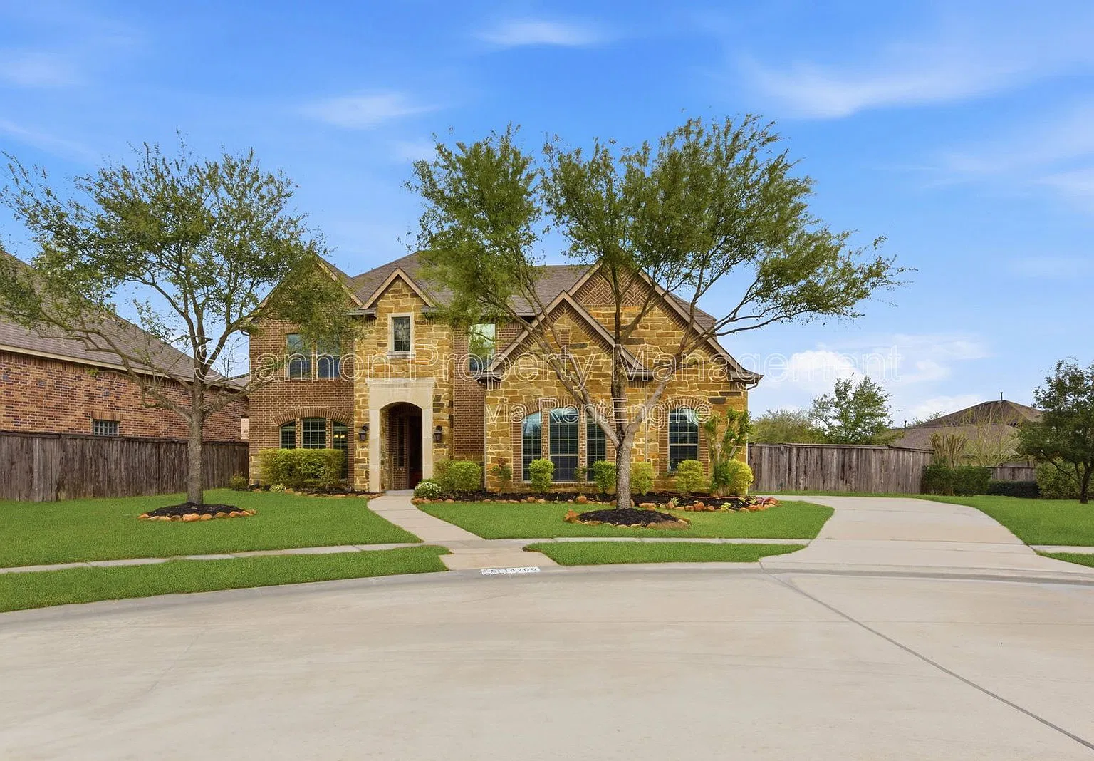 4 bed, 3.5 bath, 3515 sqft, $2,995 — Photo 2