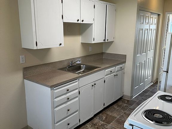 4th image of 2530-2545 SE 125th Ave #18