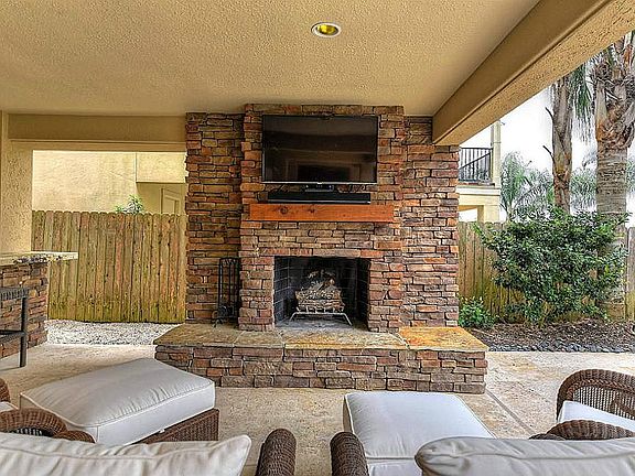 4th image of 2234 Marina Way