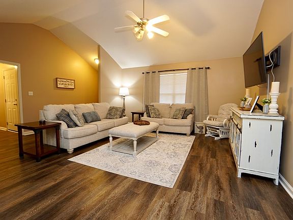 4th image of 5720 Emily Ln