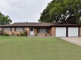 1417 Hurstview Dr, Hurst, TX 76053