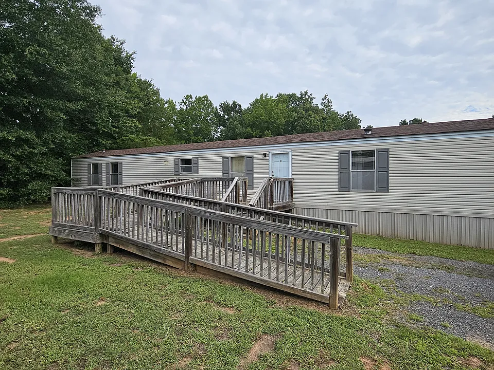 1736 Blacksburg Hwy #15