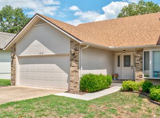 135 Eagle Pointe Dr, Branson, MO 65616