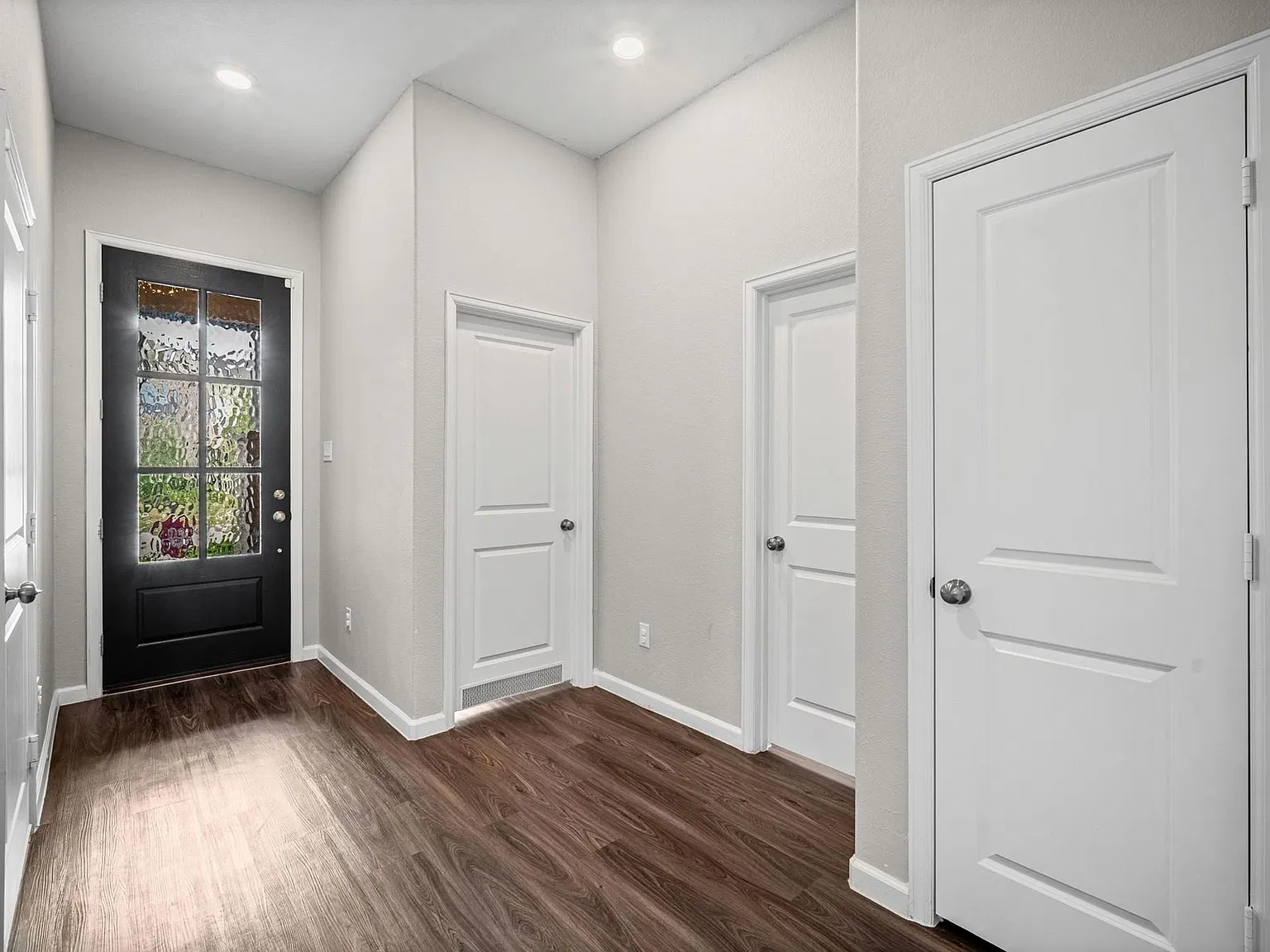 3 bed, 2.0 bath, 1787 sqft, $2,450 — Photo 4