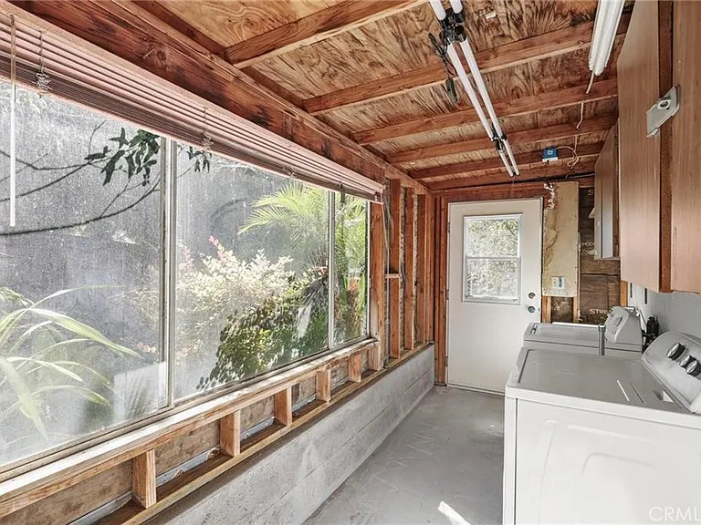 810 N Maria Ave — Photo 22