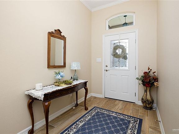 2nd image of 509 Choke Canyon St