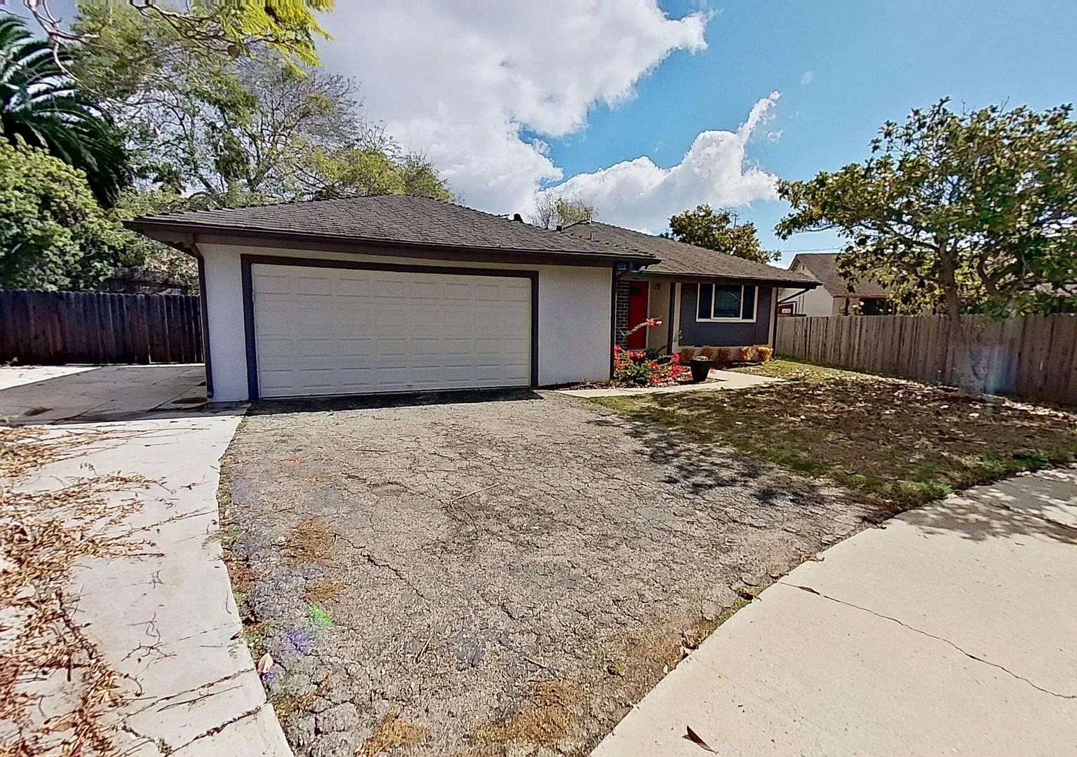 Spacious 4 Bedroom/2 Bathroom home plus Office in Goleta — Photo 2