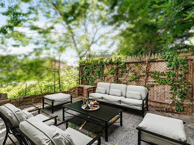 163 Summit Ave — Photo 26