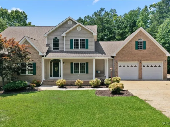 20000 Oak River Dr, South Chesterfield, VA 23803