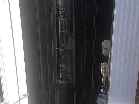2nd image of 38484 Arlington Dr